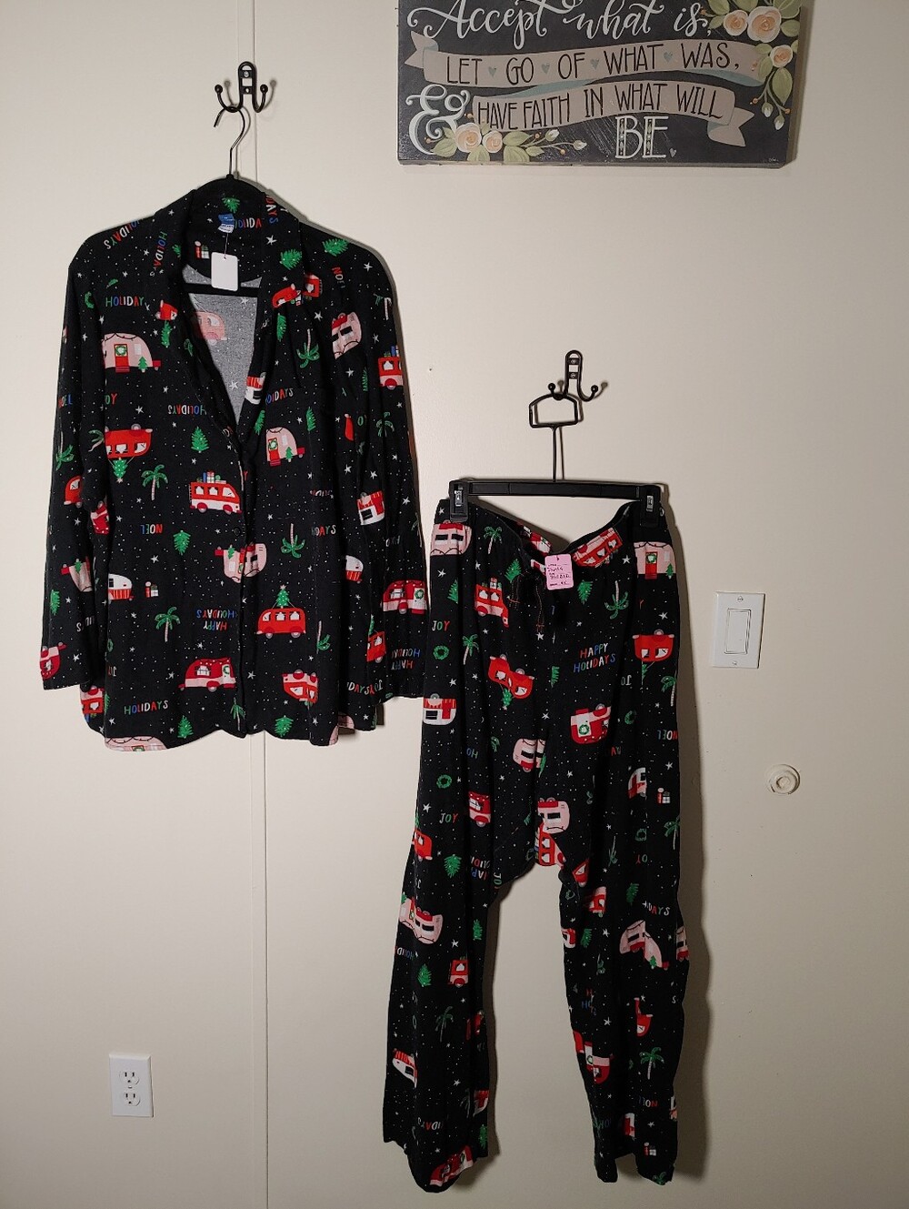 Old Navy 4X Adorable Christmas Print Holiday Long Sleeve Pajama Set
